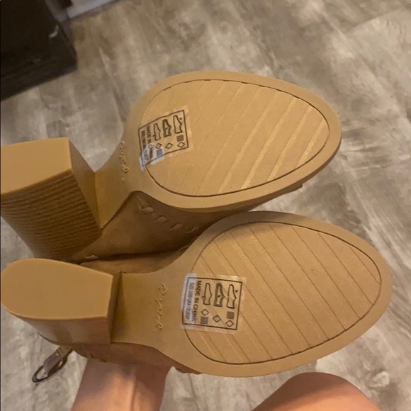 Brown peep toe heels - Picture 3 of 4